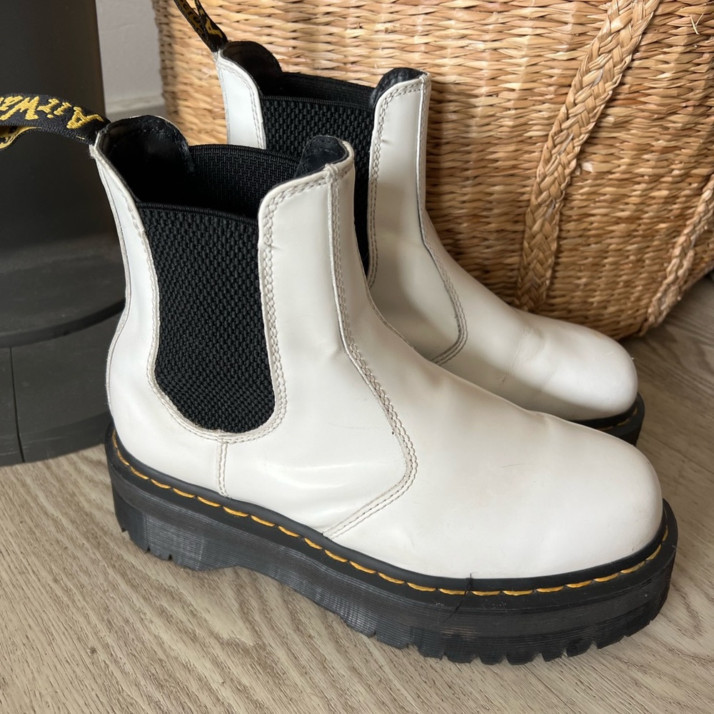 White platform Dr. Martens size 8